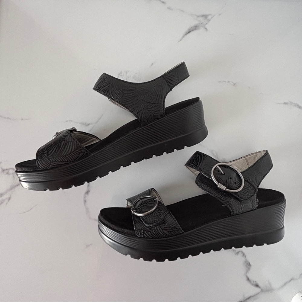 Alegria Leather Leaf Embossed Adjustable Comfort Sandal Buckle Accent Black 38